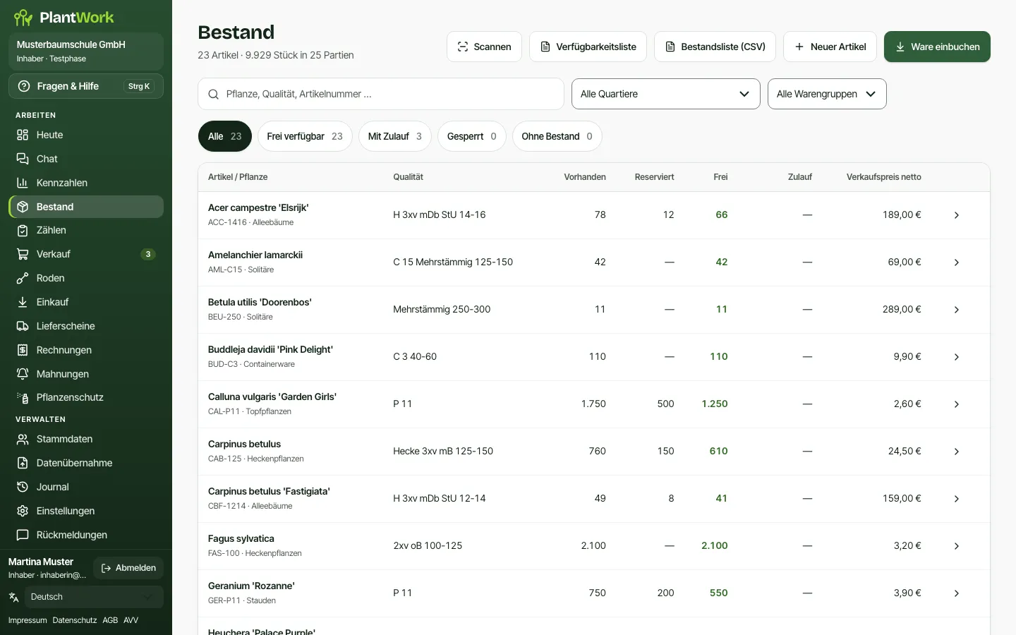PlantWork am Laptop: Bestandsliste mit botanischen Namen, Sortierungen, vorhandener, reservierter und freier Menge